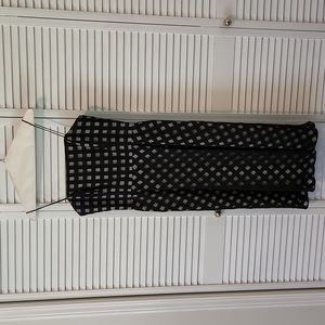 Jessica Howard black & white spaghetti strap dress with a back zipper